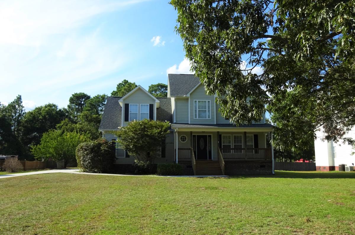House for rent at 111 Bayshore Dr, Sneads Ferry, NC 28460