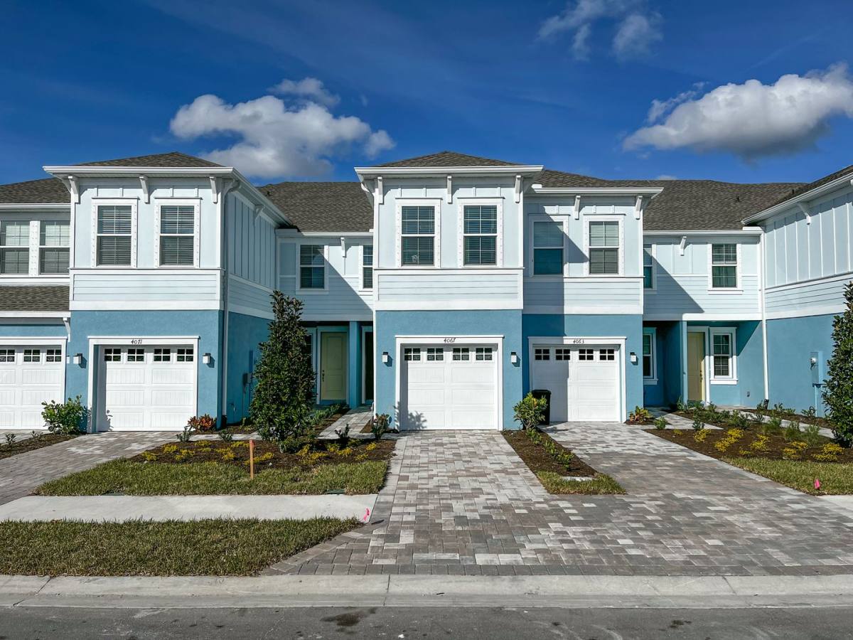 Townhouse for rent at 4067 Via Sienna Circle, Sarasota, FL 34243