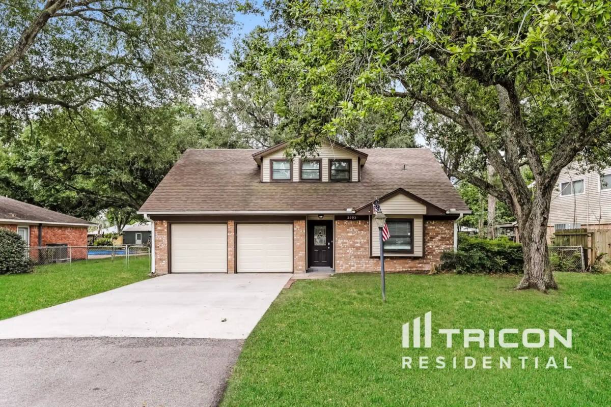 House for rent at 2203 Redwood St, Kemah, TX 77565