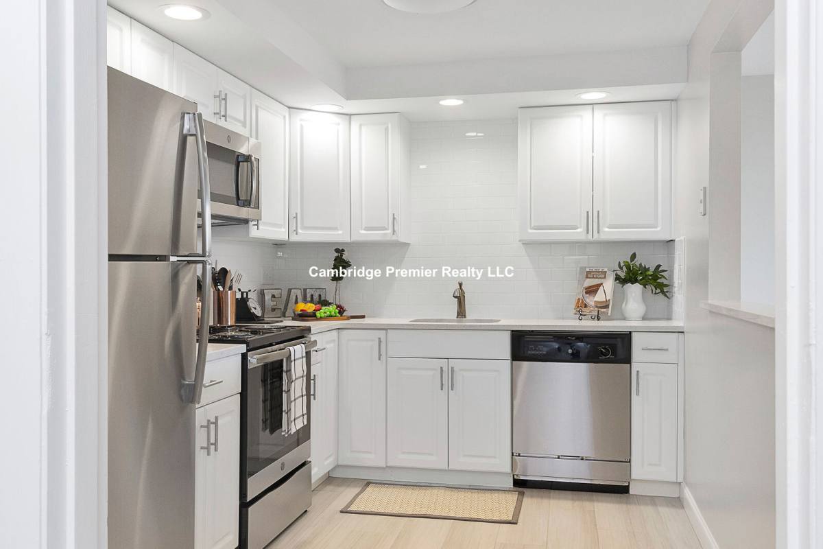 Apartment for rent at 5 Stonehill Dr, Stoneham, MA 02180