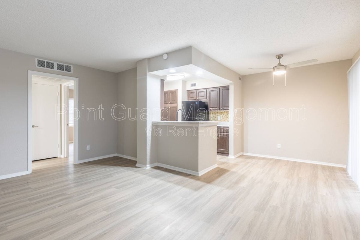 Apartment for rent at 2294 Ridgmar Plaza #108, Fort Worth, TX 76116