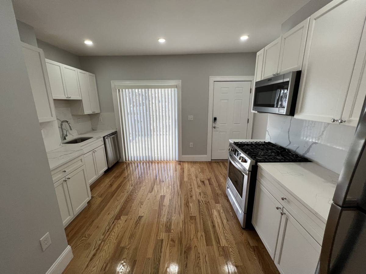 Apartment for rent at 372 Oxford St #O4, Cambridge, MA 02140