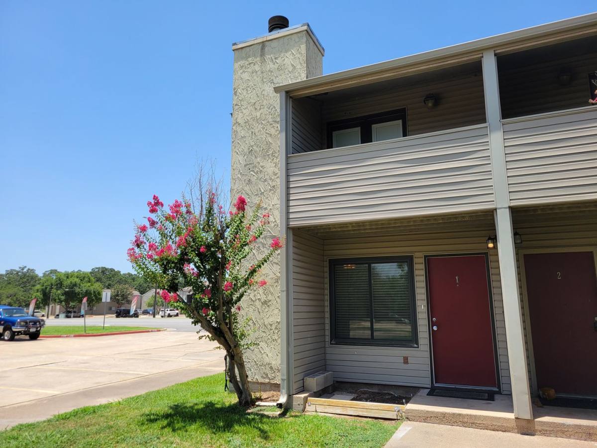 Condo for rent at 1900 Dartmouth St, College Station, TX 77845