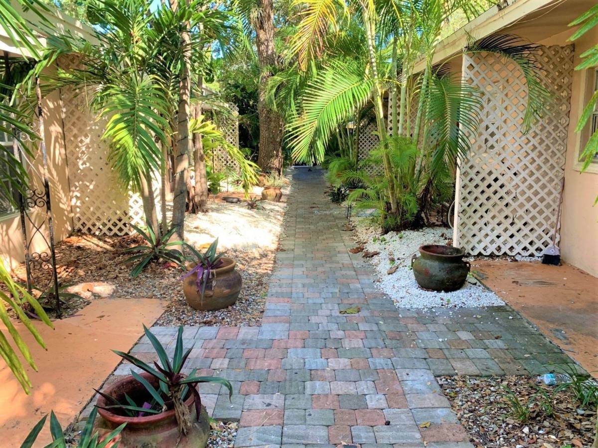 Apartment for rent at 715 SW 14 Ave, Fort Lauderdale, FL 33312