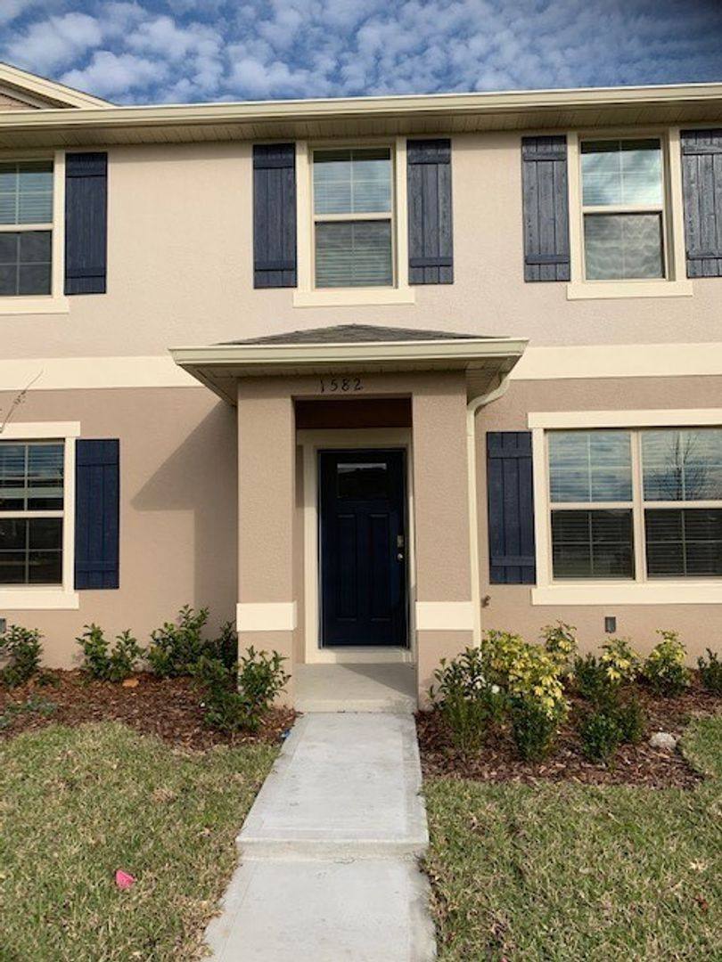 Townhouse for rent at 1582 Dalehurst Lane, Kissimmee, FL 34744