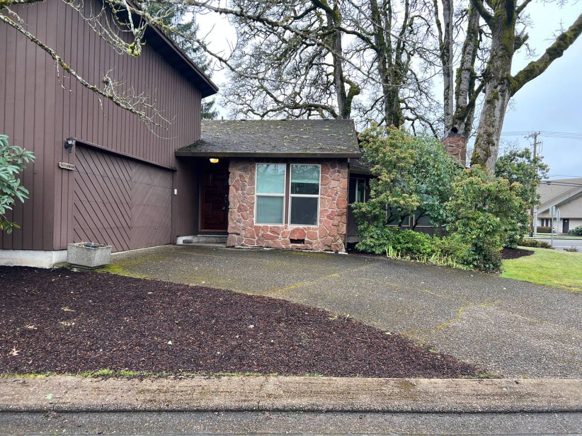 House for rent at 1150 NW Sunnywood Court, McMinnville, OR 97128