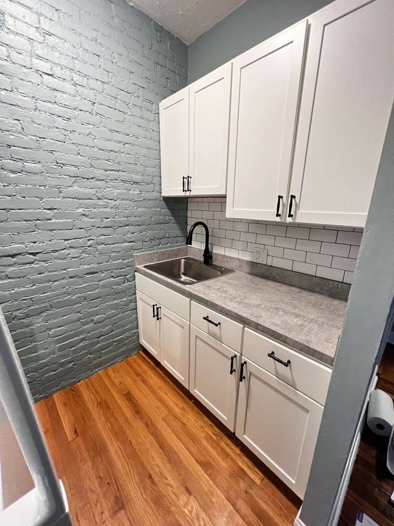 Apartment for rent at 892 Huntington Ave #3E, Boston, MA 02115