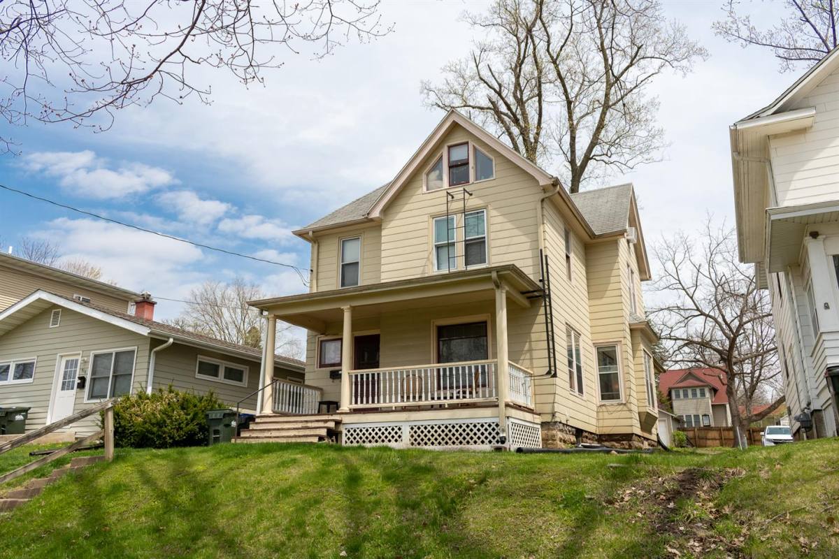 House for rent at 518 S Lucas St, Iowa City, IA 52240