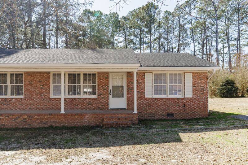 Apartment for rent at 410 Brownwood Dr, Hull, GA 30646