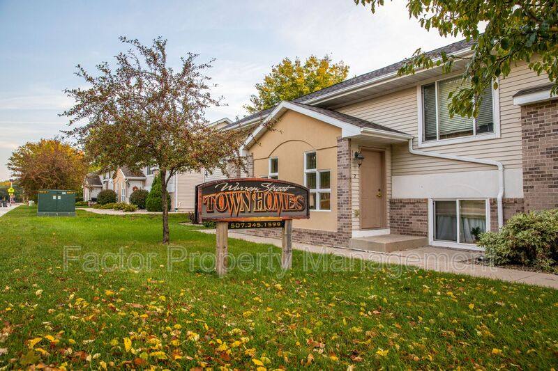 Townhouse for rent at 1320 Warren St #2, Mankato, MN 56001