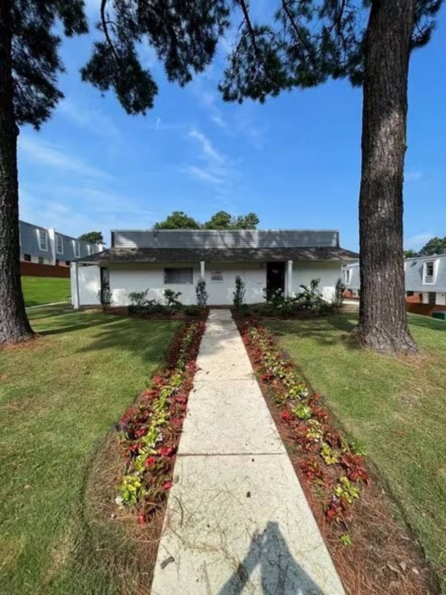 Apartment for rent at 4907 Autumn Leaf Dr, Memphis, TN 38116