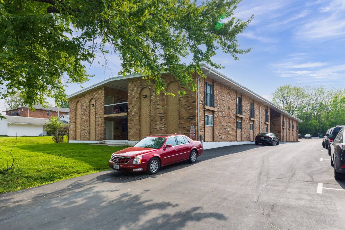 Apartment for rent at 800 Cunningham Ave, Saint Charles, MO 63301