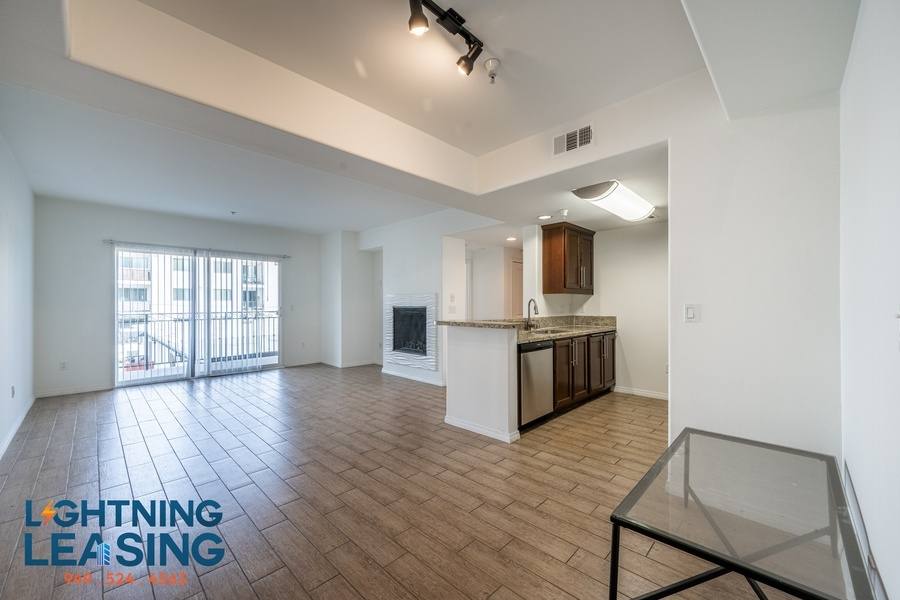 Apartment for rent at 11925 4 5 Kling St #101D, Valley Village, CA 91607