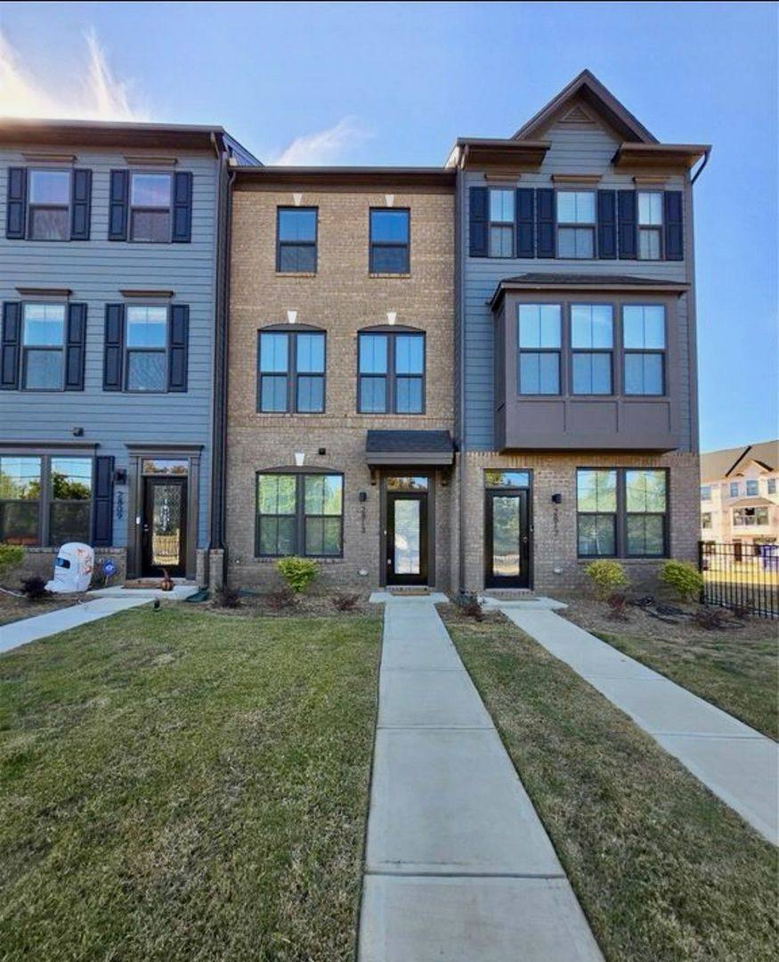 Townhouse for rent at 2813 Statesville Ave, Charlotte, NC 28206