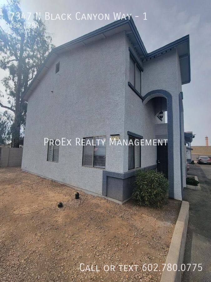 Townhouse for rent at 7347 N Black Canyon Way #1, Phoenix, AZ 85021