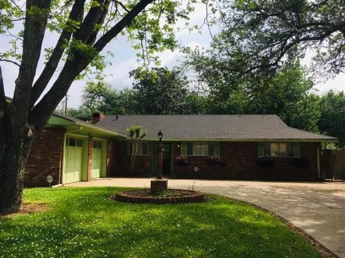 House for rent at 1107 Lancaster Dr, Alexandria, LA 71301