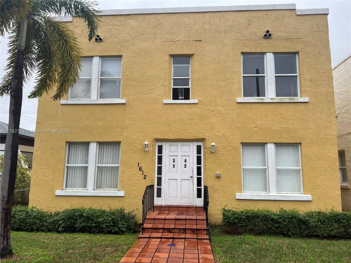 Apartment for rent at 1612 Harrison St #9, Hollywood, FL 33020