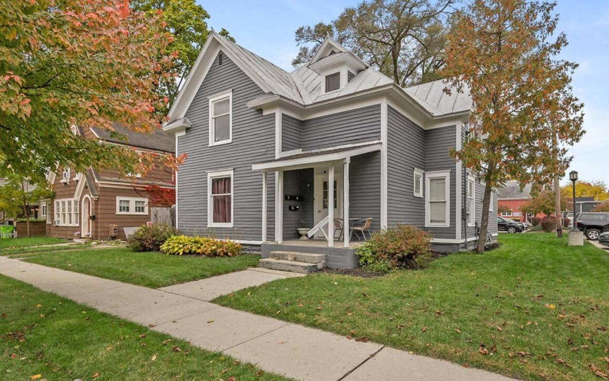 House for rent at 121 S Clay St #2, Greenville, MI 48838