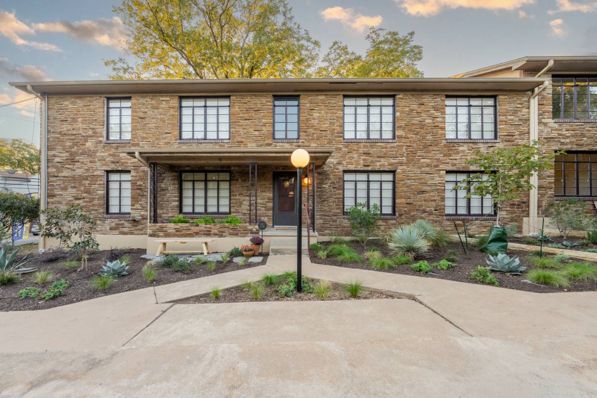 Apartment for rent at 3010 Windsor Rd, Austin, TX 78703