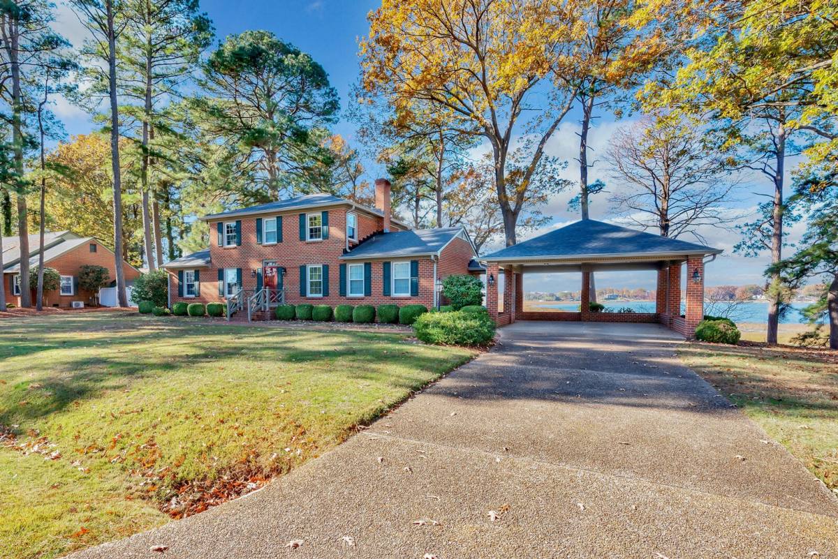 House for rent at 306 Ridgeland Dr, Smithfield, VA 23430