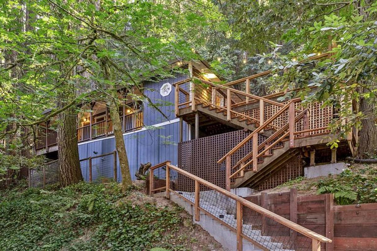 House for rent at 17930 Old Monte Rio Rd, Guerneville, CA 95446