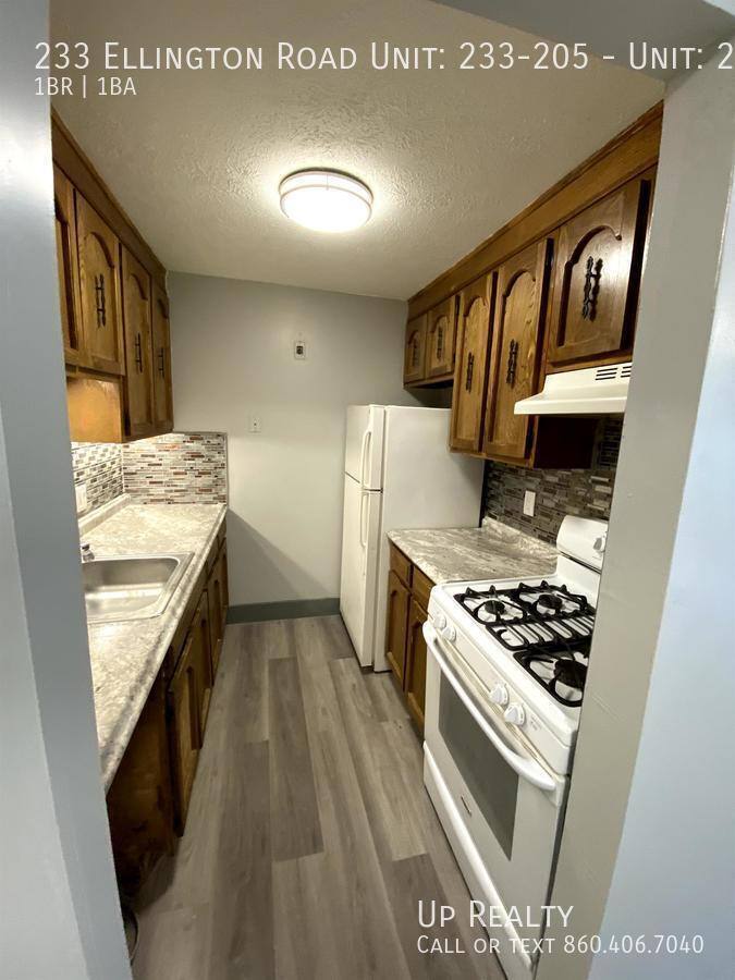 Apartment for rent at 233 Ellington Rd, East Hartford, CT 06108