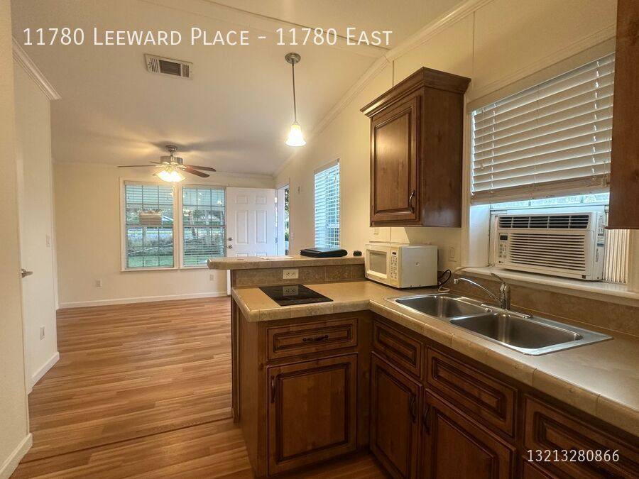 Townhouse for rent at 11780 Leeward Place E, Boca Raton, FL 33428