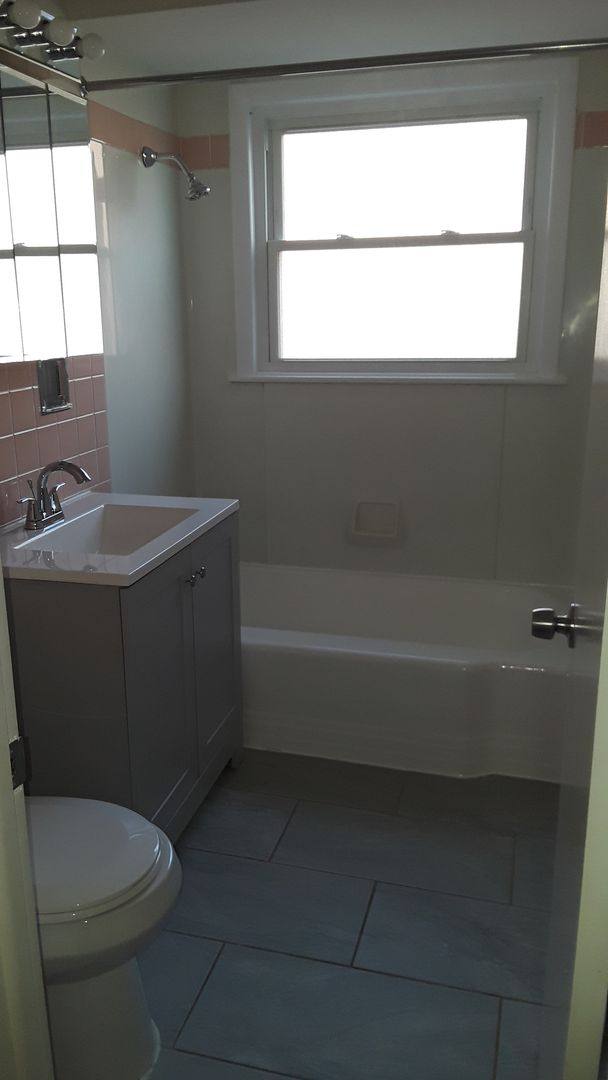 Apartment for rent at 1710-16 Touhy Ave, Park Ridge, IL 60068