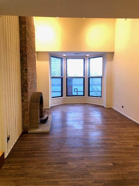 Apartment for rent at 606 W Surf, Chicago, IL 60657