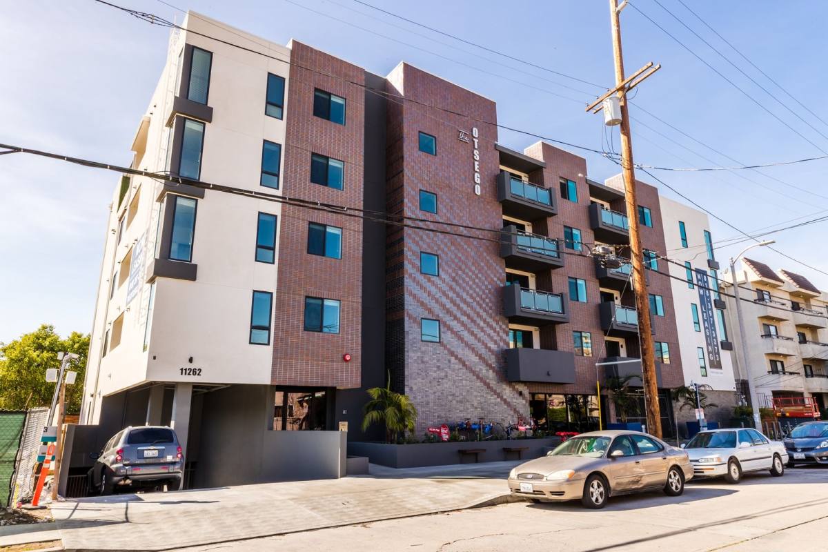 Apartment for rent at 11262 Otsego St, North Hollywood, CA 91601
