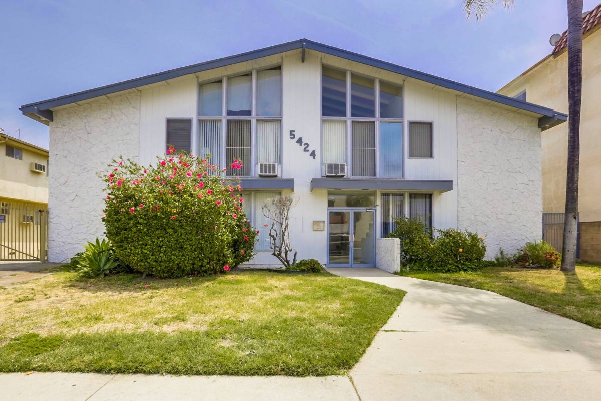 Apartment for rent at 5424 Corteen Place, Valley Village, CA 91607