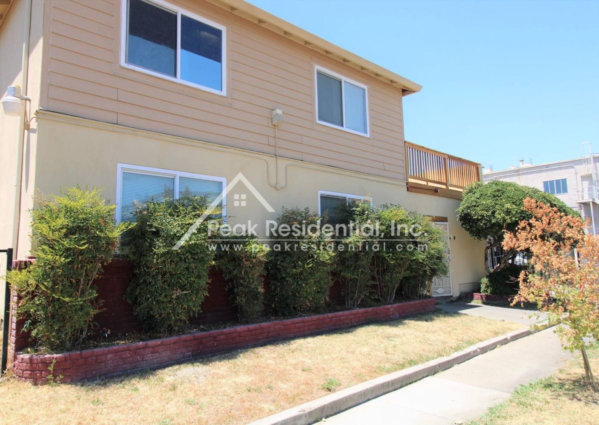 Apartment for rent at 2389 Cantalier St, Sacramento, CA 95815