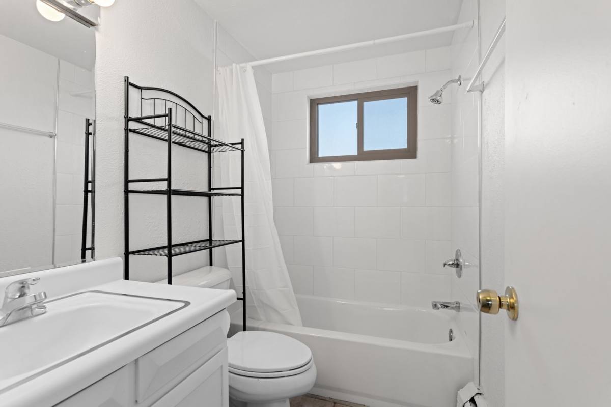 Apartment for rent at 3555 S Pennsylvania St, Englewood, CO 80113