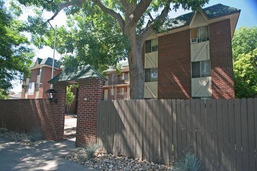Apartment for rent at 3555 S Pennsylvania St, Englewood, CO 80113