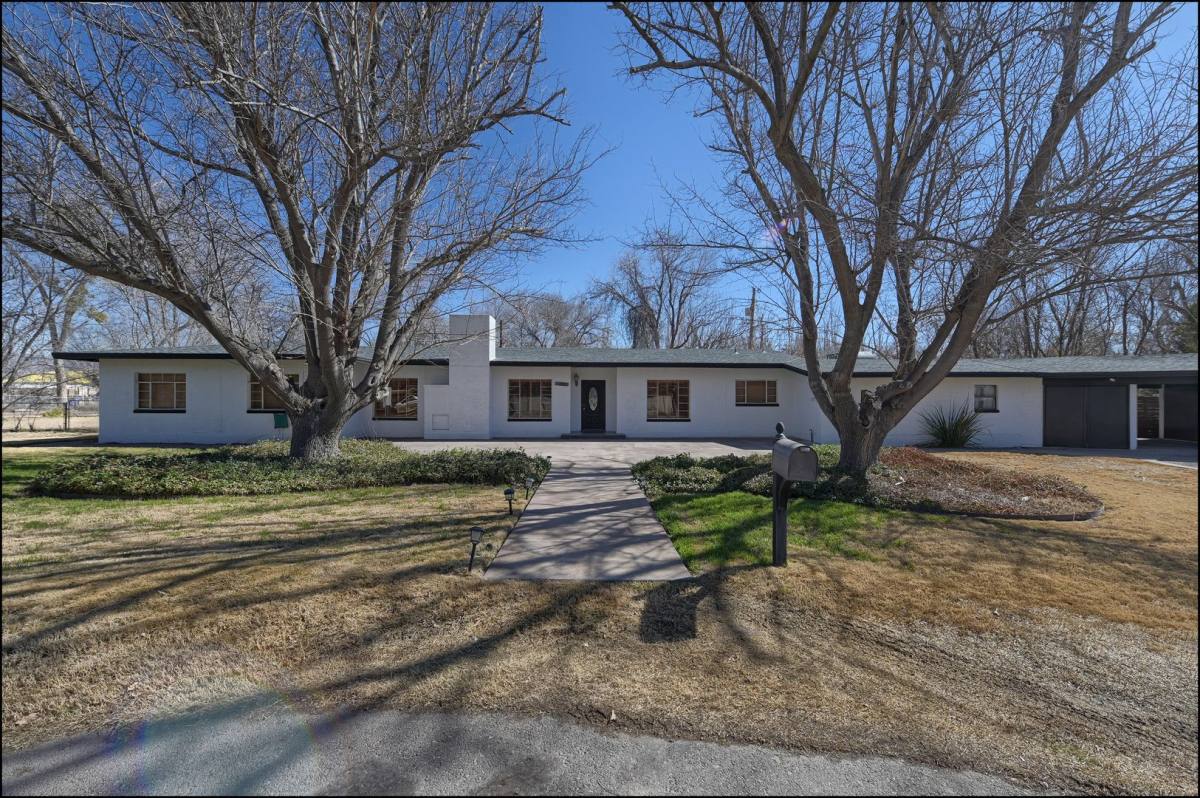 House for rent at 5140 Camino De La Vista, El Paso, TX 79932