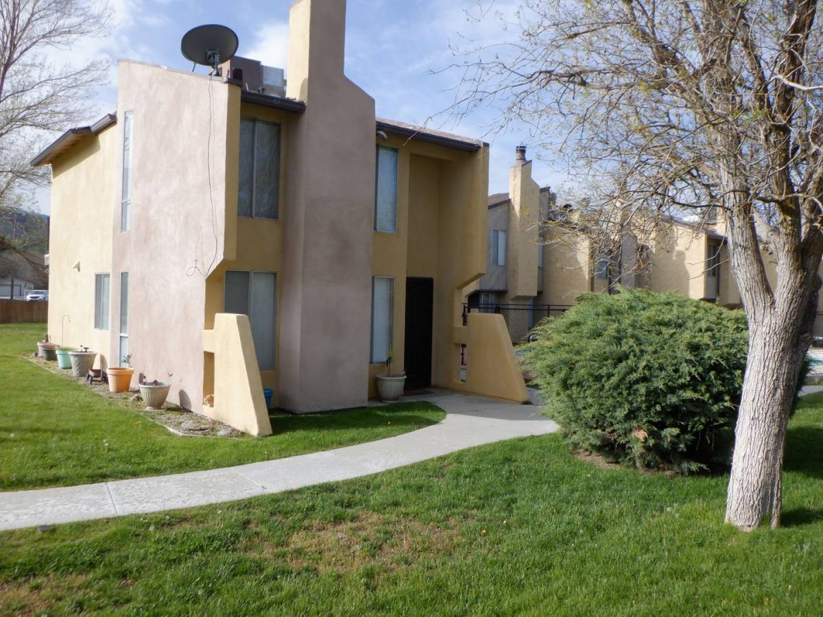 Condo for rent at 18241 Saint Andrews Dr, Tehachapi, CA 93561