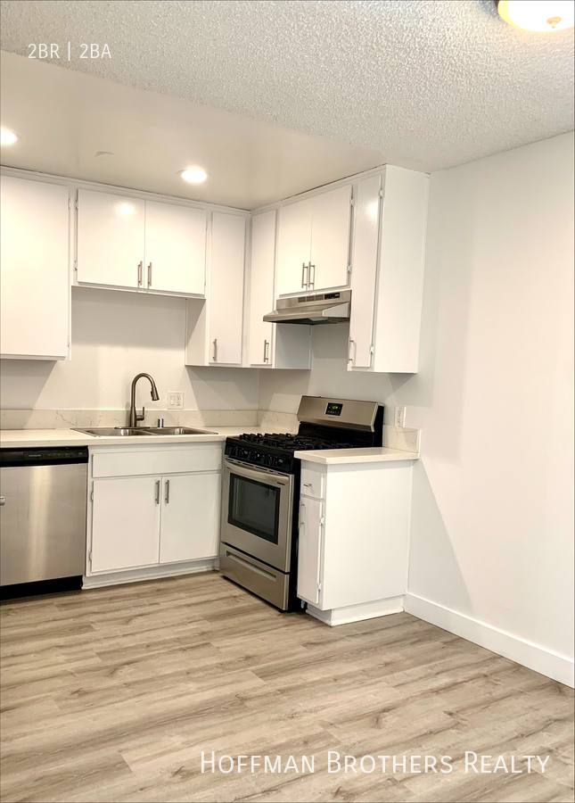 Apartment for rent at 2724 Abbot Kinney Blvd #212, Venice, CA 90291