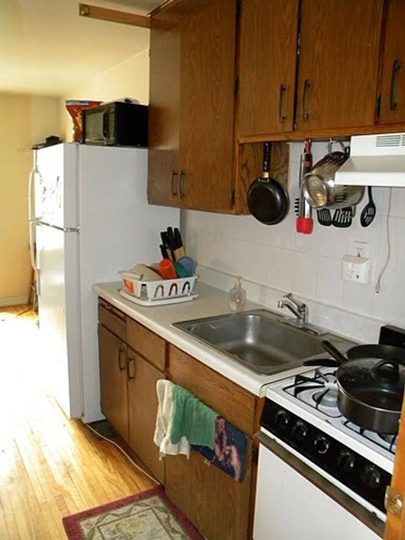 Apartment for rent at 718 4th St SE, Minneapolis, MN 55414