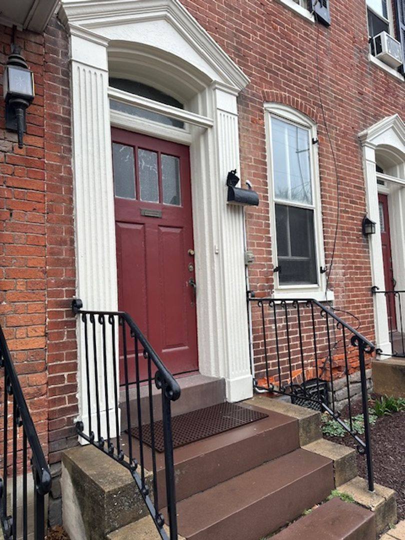 Apartment for rent at 19 E Main St, Strasburg, PA 17579
