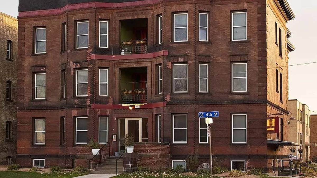 Apartment for rent at 800 4th St SE, Minneapolis, MN 55414