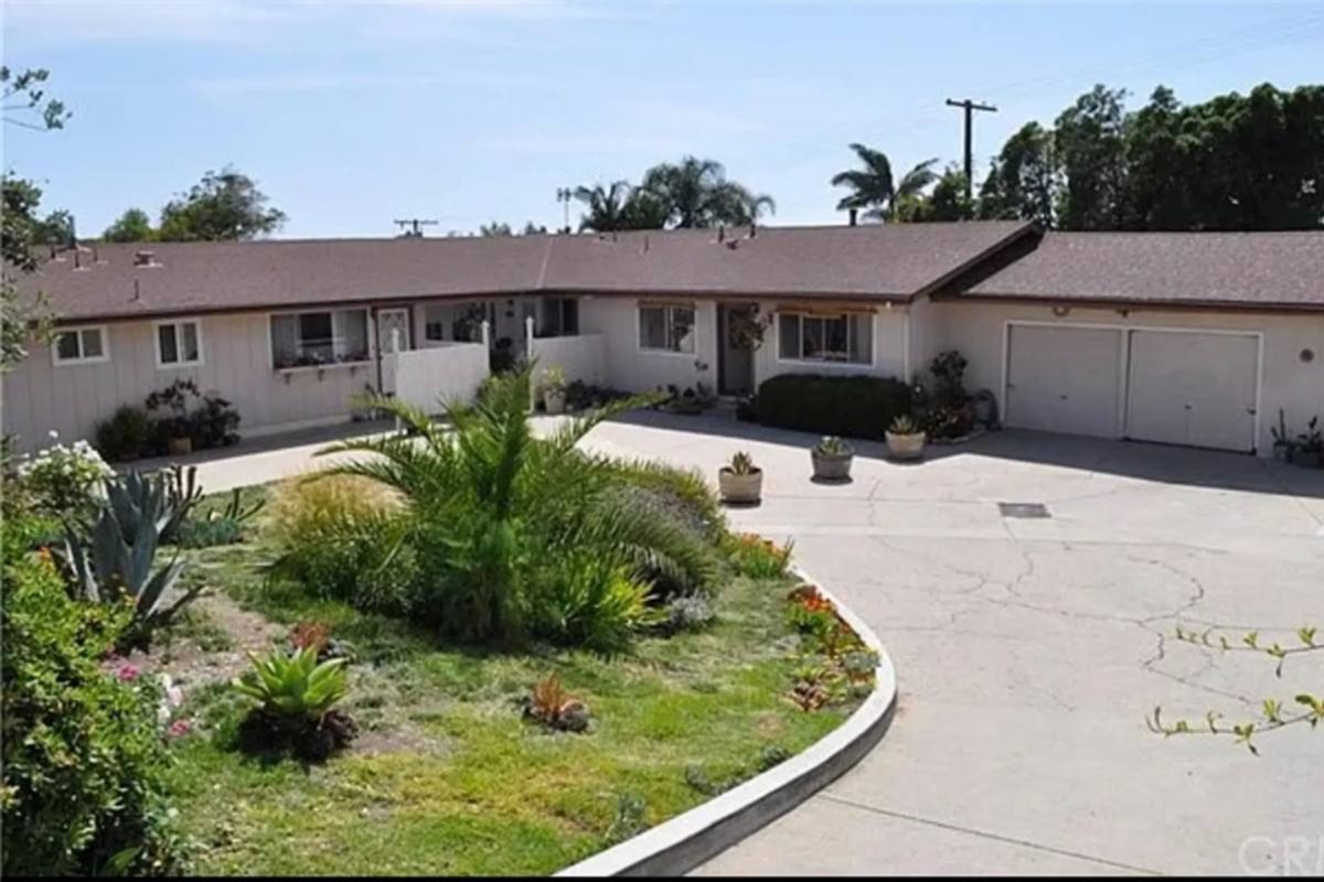 Townhouse for rent at 2462 Fernwood Dr, Ventura, CA 93001