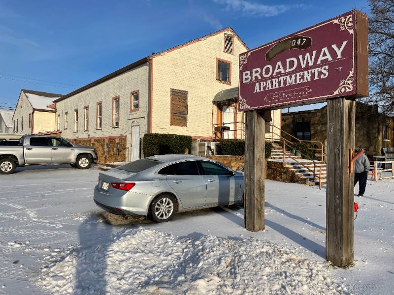 Apartment for rent at 224 S Broadway, Coweta, OK 74429