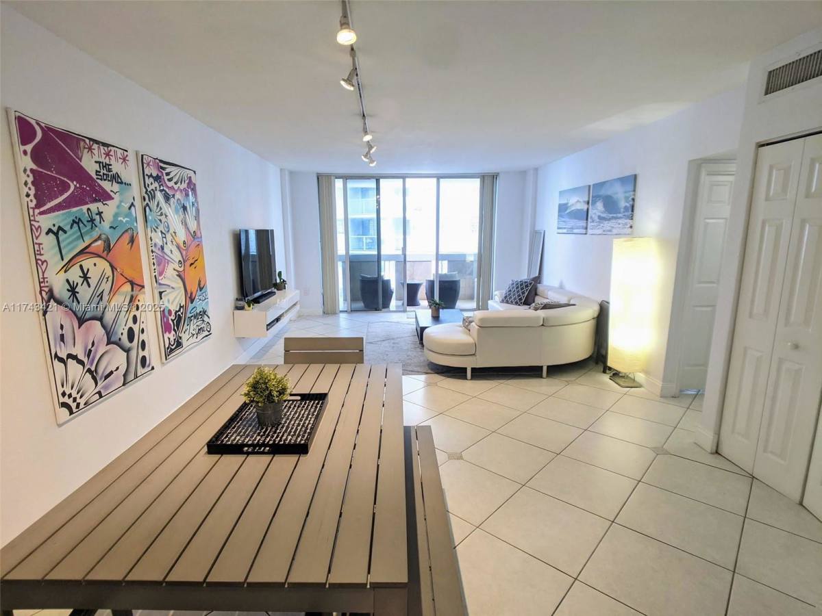 Apartment for rent at 800 W Ave #938, Miami Beach, FL 33139