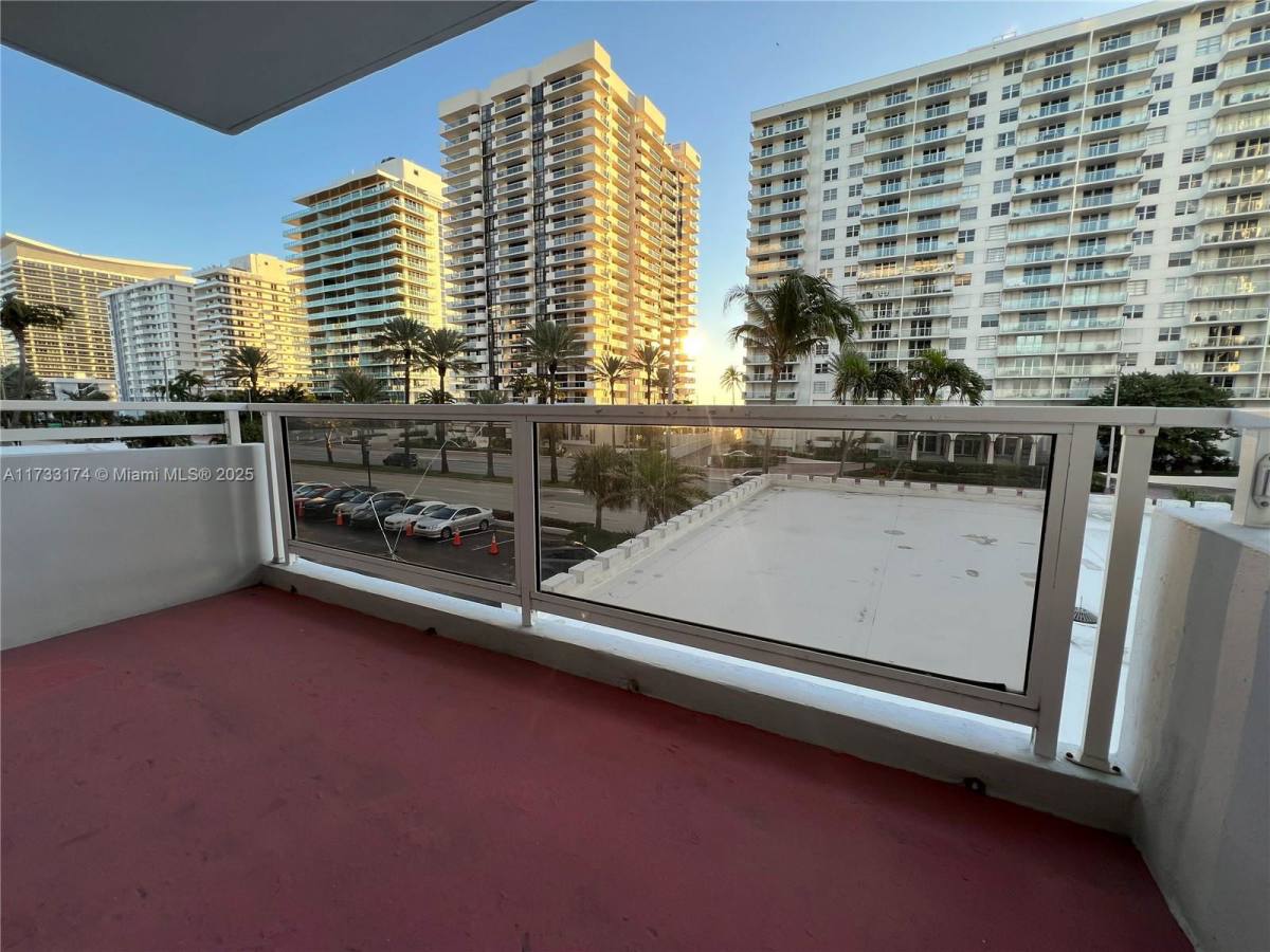 Apartment for rent at 5700 Collins Ave #3D, Miami Beach, FL 33140