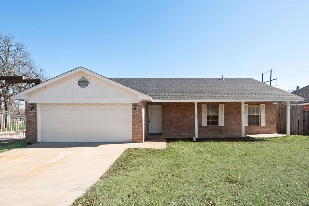 House for rent at 216 Modene, Seagoville, TX 75159