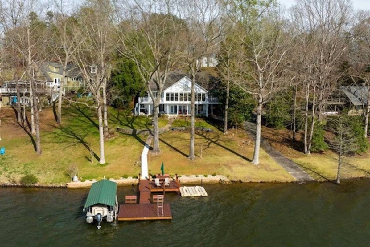 House for rent at 418 Rockcove Rd, Inman, SC 29349