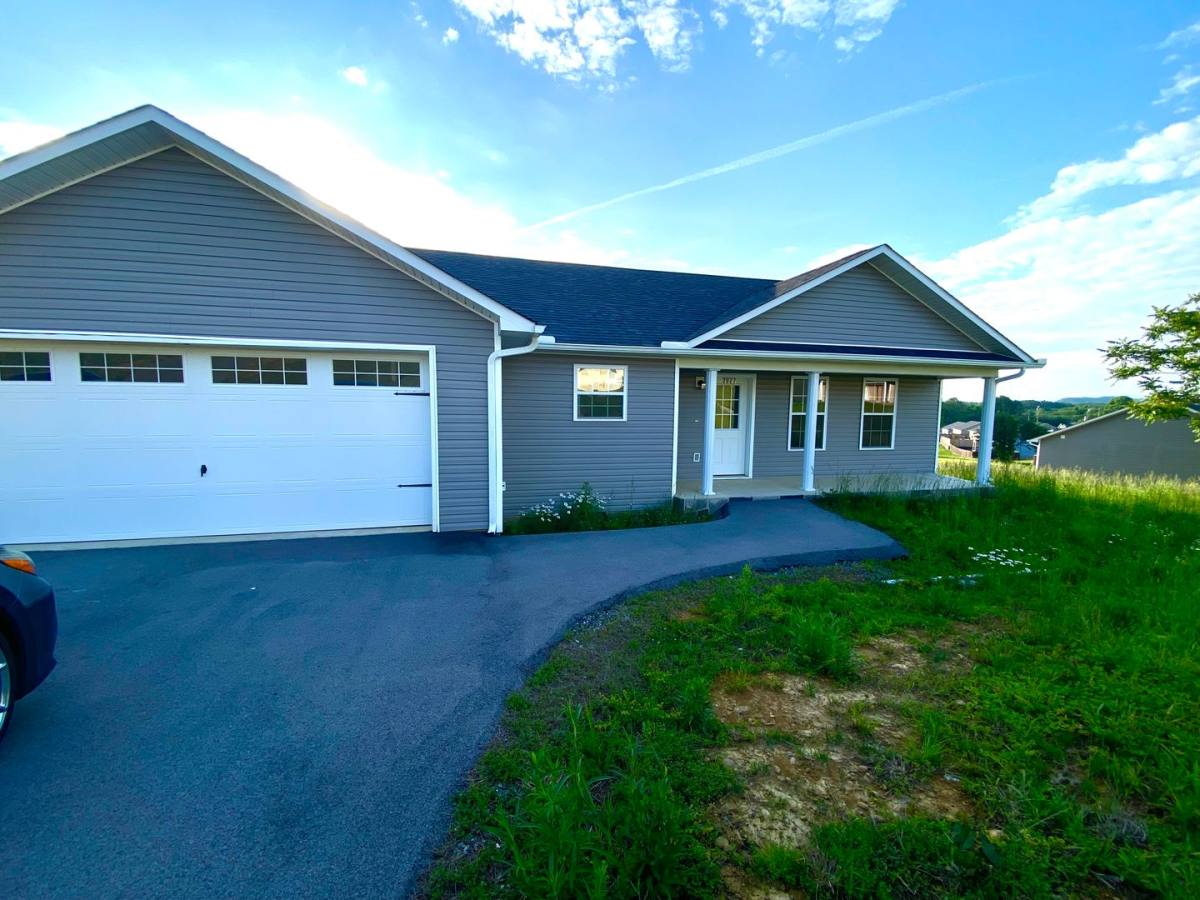 House for rent at 2027 Jonathan Dr, White Pine, TN 37890