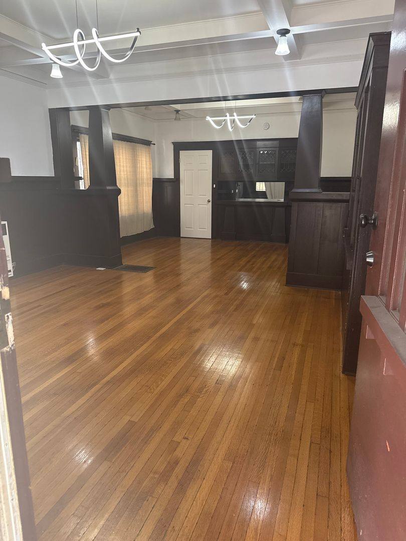 Apartment for rent at 1651 W 11th Place, Los Angeles, CA 90015