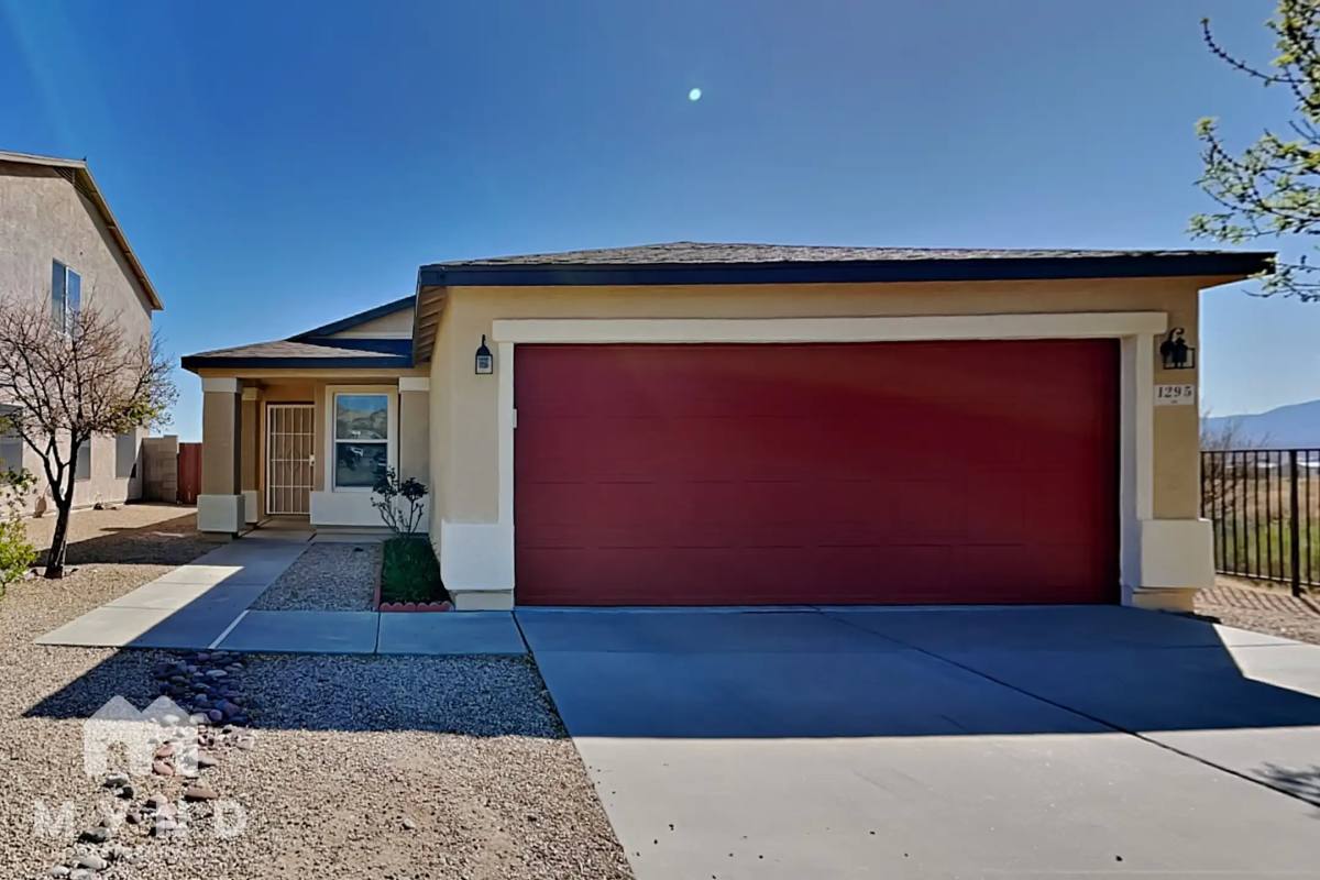 House for rent at 1295 W Placita Tecolote Mesa, Sahuarita, AZ 85629