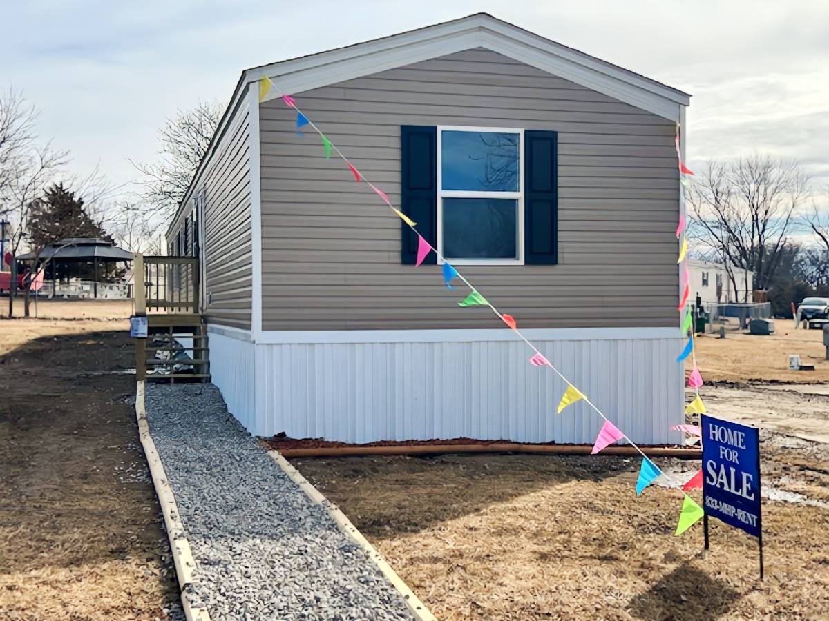 House for rent at 200 N 28th St, Fairfield, IA 52556